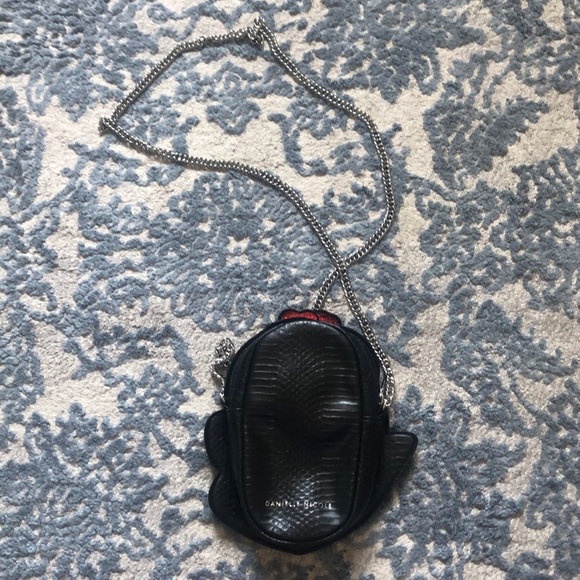 Danielle Nicole Disney Snow White And The Seven Dwarfs Snow White Crossbody Bag - Picture 4 of 5